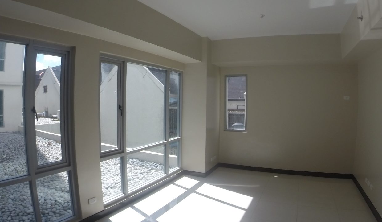 1 Bedroom with balcony condo unit For Sale in Golfhill Gardens Quezon City (2)
