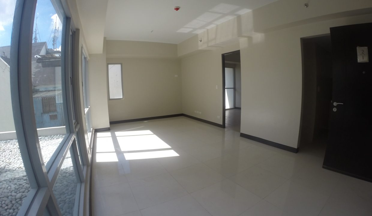 1 Bedroom with balcony condo unit For Sale in Golfhill Gardens Quezon City (8)