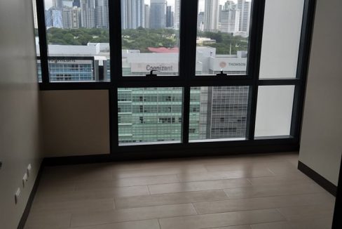 1 Bedroom with balcony condo unit For Sale in The Florence,Mckinley Hill, Taguig City (4)