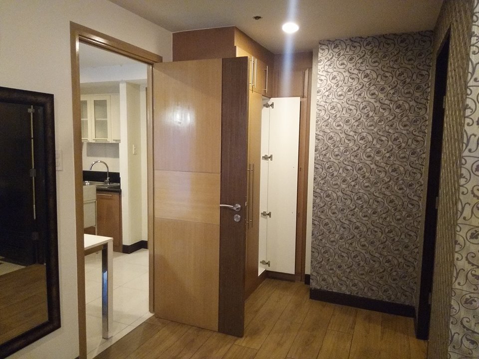 1 bedroom condo unit For Sale in One Central ,Makati ,Metro Manila (12)