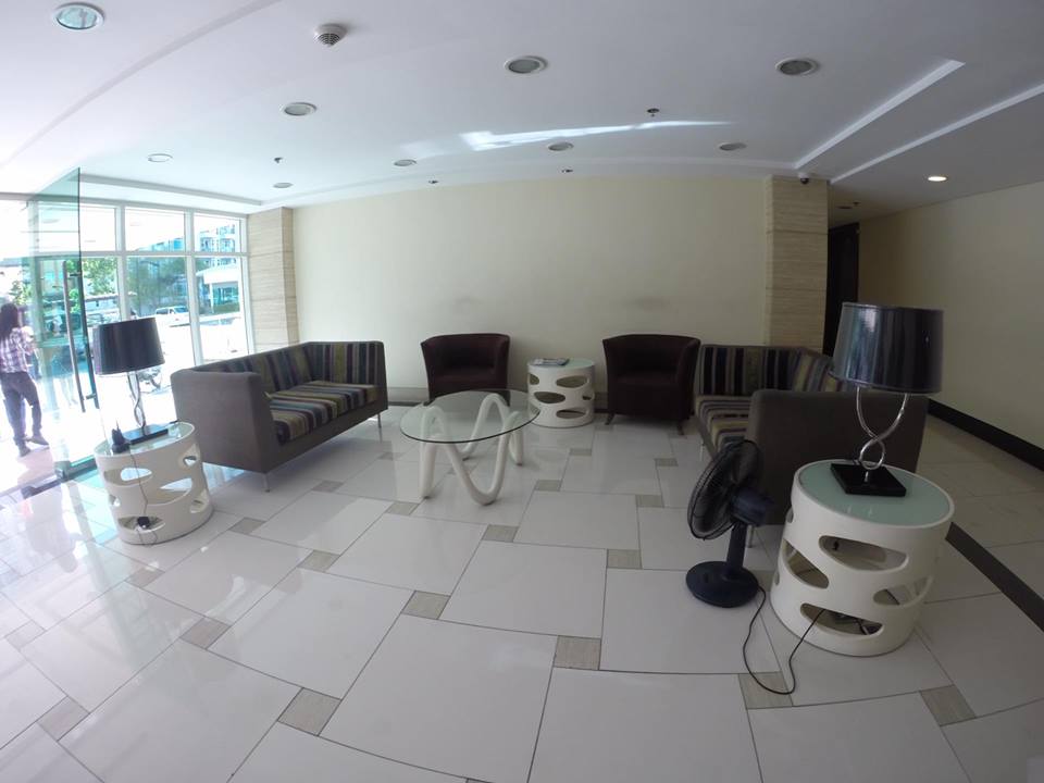 1 bedroom with balcony condo unit For Sale in The Parkside Villas at Newport City Pasay (3)