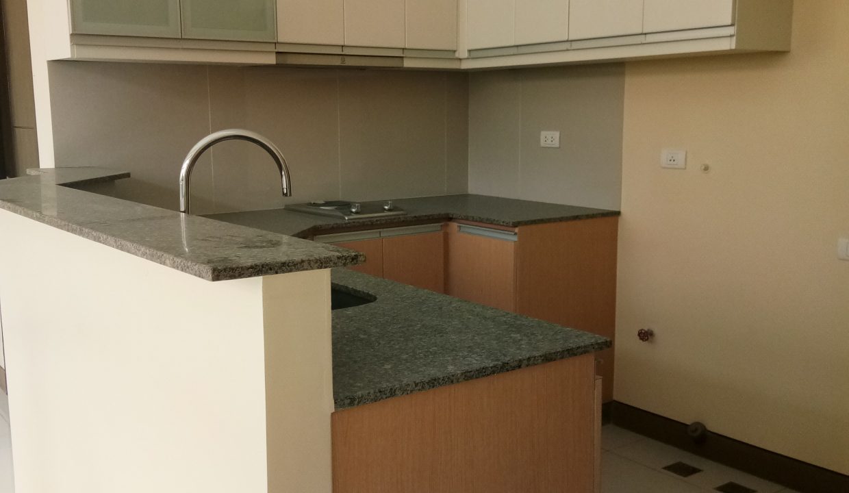 1 bedroom with balcony condo unit For Sale in The Venice Luxury Residences- Emanuele, Taguig City (1)