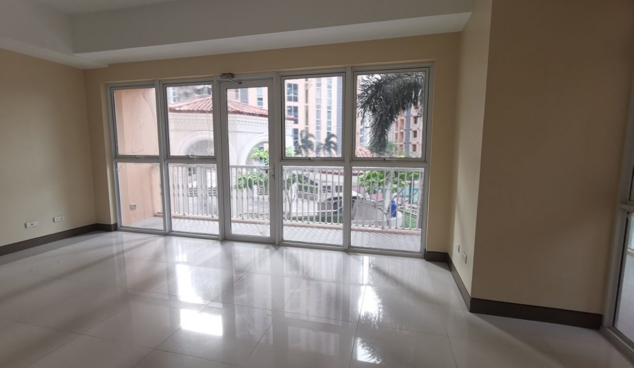 1 bedroom with balcony condo unit For Sale in The Venice Luxury Residences - Emanuele, Taguig City (1)