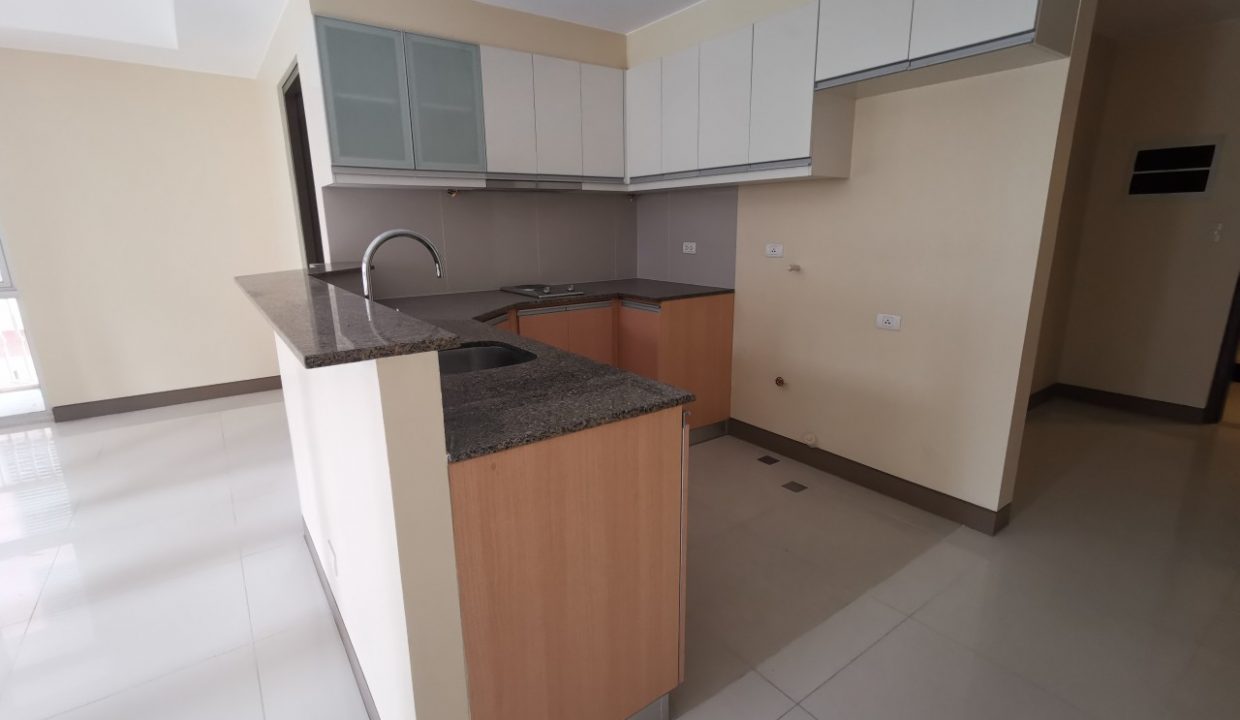 1 bedroom with balcony condo unit For Sale in The Venice Luxury Residences - Emanuele, Taguig City (8)