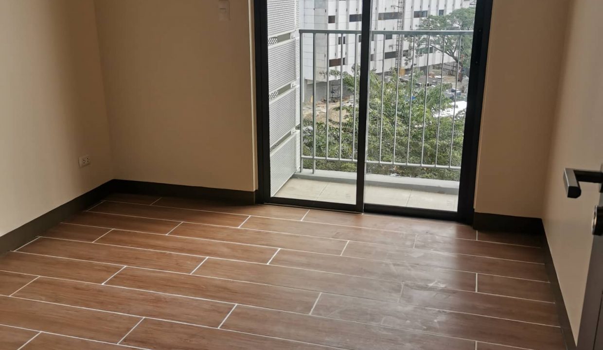 2 Bedroom with balcony condo unit For Sale in St. Moritz Private Estate in Mckinley West, Taguig City (30)