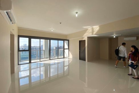 2 bedroom condo unit for Rent Uptown Ritz Residences, BGC, Taguig City (3)