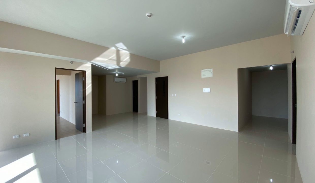 2 bedroom condo unit for Rent Uptown Ritz Residences, BGC, Taguig City (5)