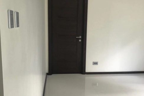 2 bedroom condo unit for Sale in The Trion Towers, BGC, Taguig City (7)