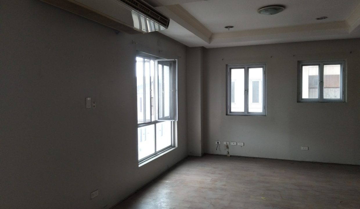 3 bedroom bi-level condo unit For Sale in 115 Upper Mckinley , Fort Bonifacio Taguig City (14)
