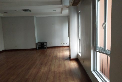 3 bedroom bi-level condo unit For Sale in 115 Upper Mckinley , Fort Bonifacio Taguig City (16)