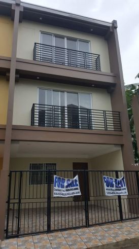 5 bedroom Townhouse unit for Sale in Katarungan Village, Felix Street Poblacion, Muntinlupa (1)